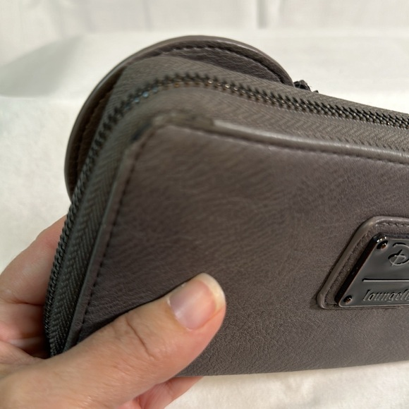 Loungefly Disney Grey Minnie Sequin Bow zip wallet - Picture 8 of 9